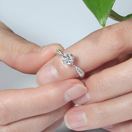 Silver Round Man-made Diamond Engagement Rings for Woman