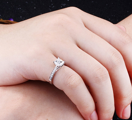 925 Sterling Silver Plated With Platinum Fake Diamond Ring
